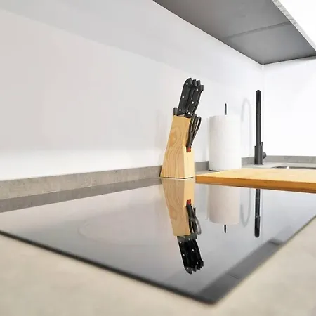 Moderno Y Lujoso Estudio